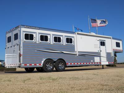2024 Elite Trailers GN Mustang LQ 3H 8'8"